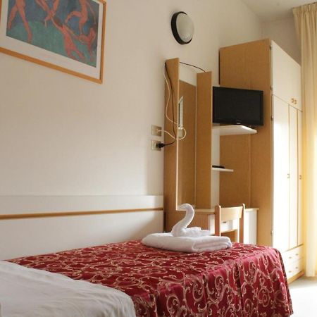 Hotel Clara Riccione Dış mekan fotoğraf