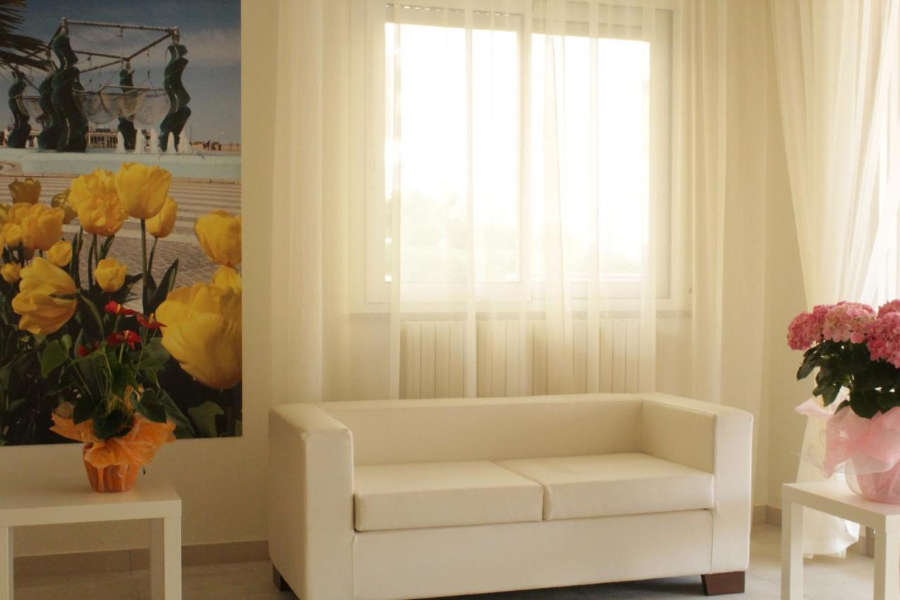 Hotel Clara Riccione Dış mekan fotoğraf
