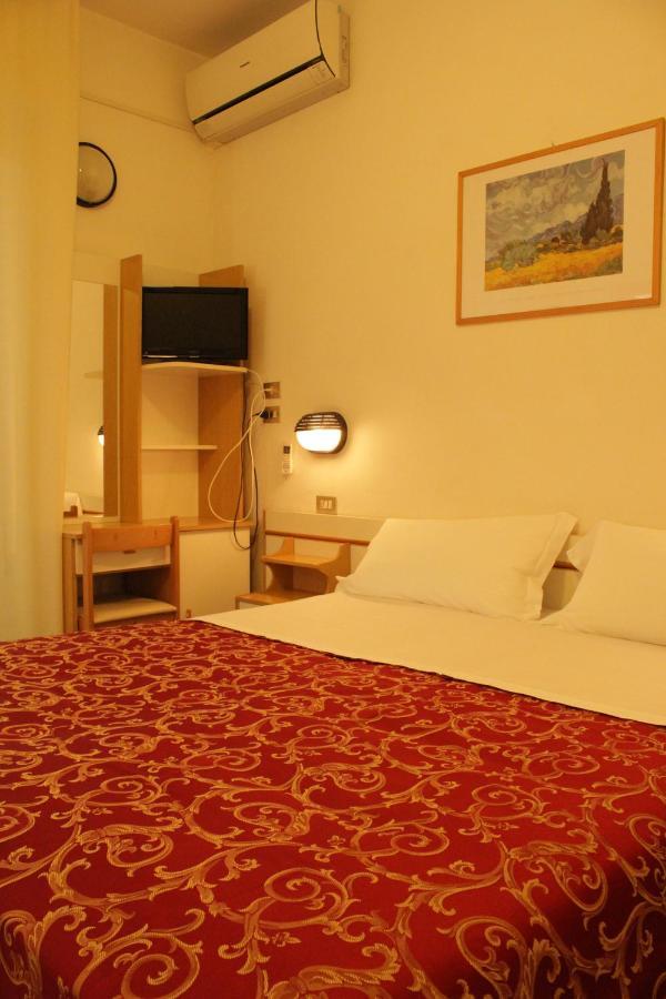 Hotel Clara Riccione Dış mekan fotoğraf