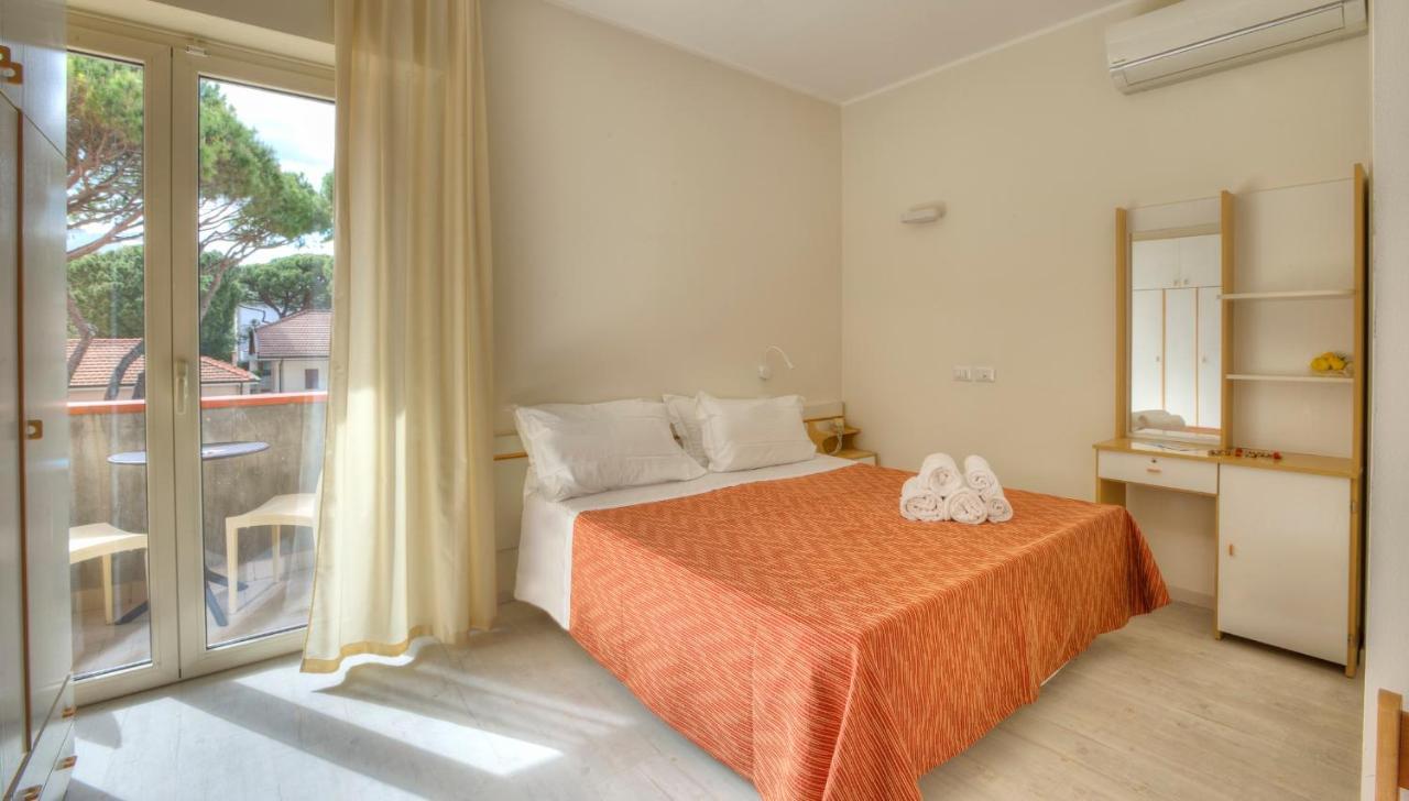 Hotel Clara Riccione Dış mekan fotoğraf